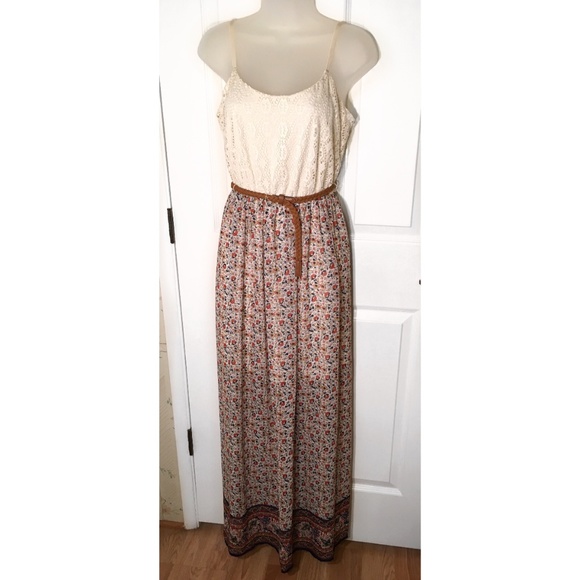 AUW Floral Maxi Dress - Picture 2 of 5